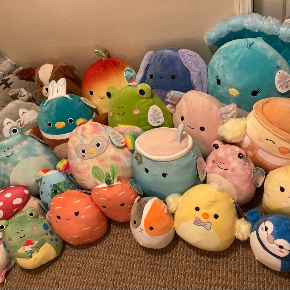 30+ squish mallows! Great Price